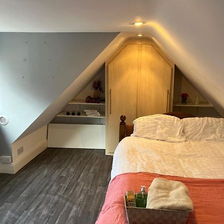 Cozy Room In A Serene House Бирмингем Экстерьер фото